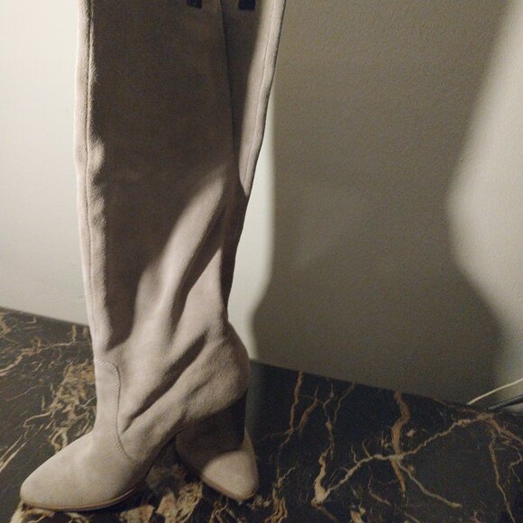 Dolce Vita Suede Boots - Picture 16 of 16